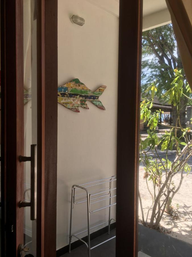 Biru Meno Beach Bungalows Gili Meno Buitenkant foto