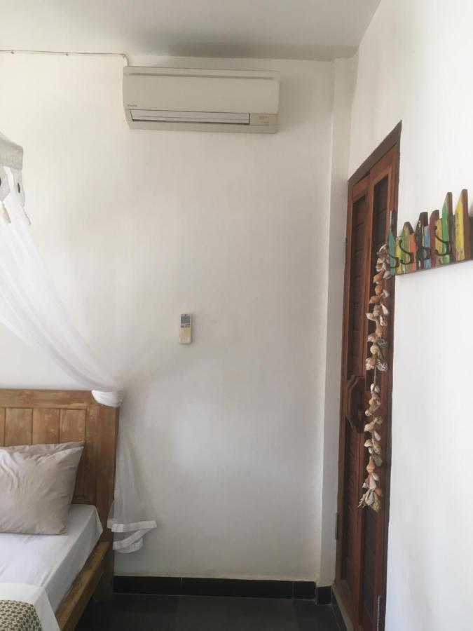 Biru Meno Beach Bungalows Gili Meno Buitenkant foto