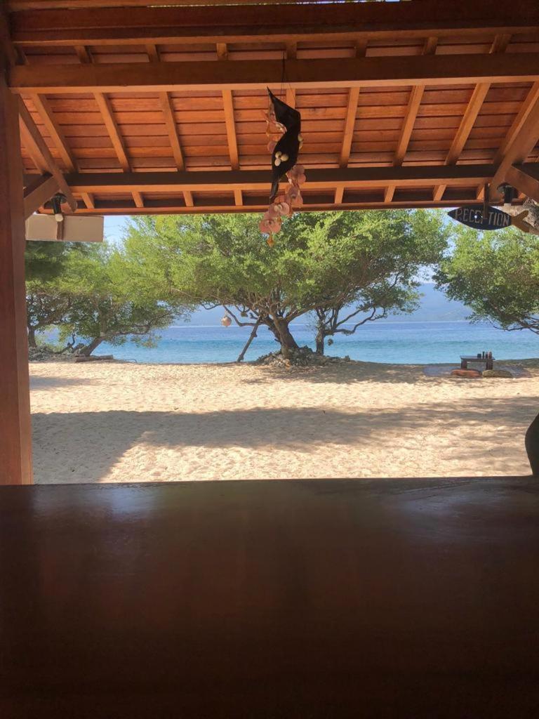 Biru Meno Beach Bungalows Gili Meno Buitenkant foto