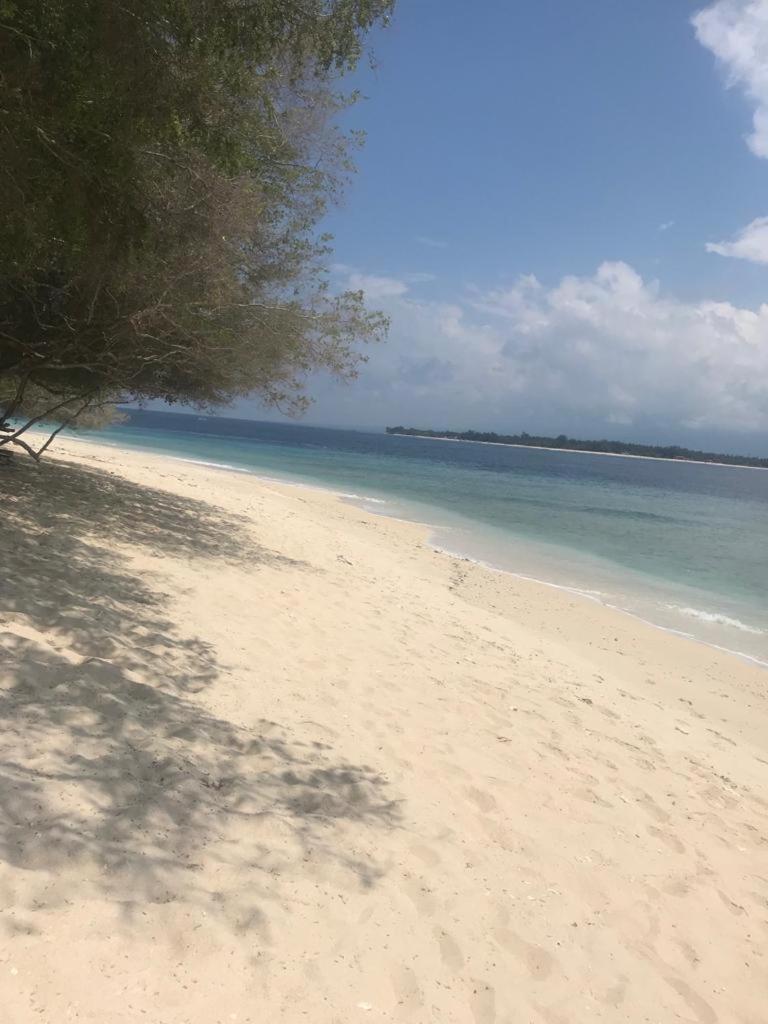 Biru Meno Beach Bungalows Gili Meno Buitenkant foto