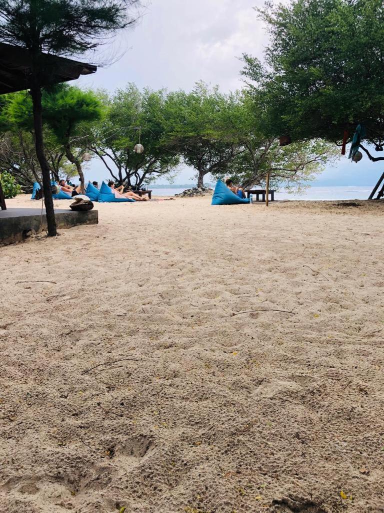 Biru Meno Beach Bungalows Gili Meno Buitenkant foto